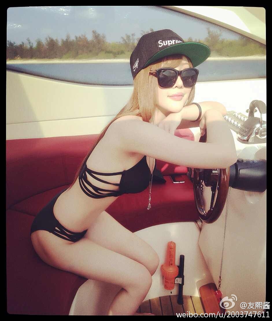 G罩美胸 火爆的辣子 友熙酱 微博自拍破解私密图片 3